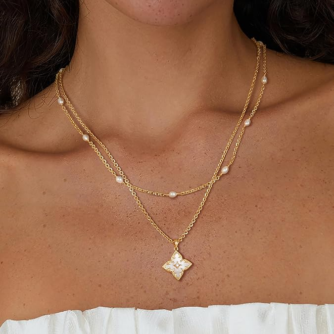 Oakville Gold Clover Necklace