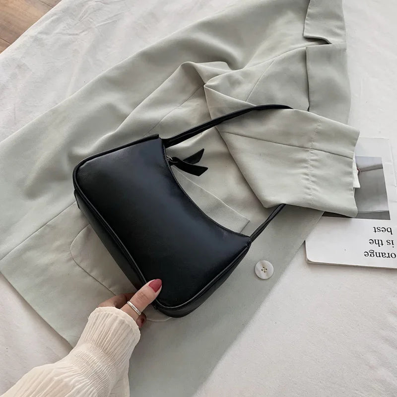Oakville Forearm Bag